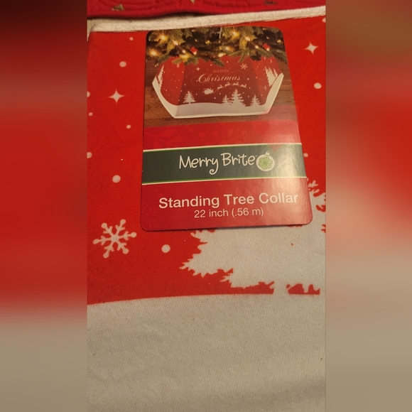 Merry Brite Standing Christmas Tree Collar - Picture 2 of 5